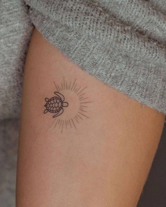 Les 44 plus beaux tatouages minimalistes pour s'inspirer 24