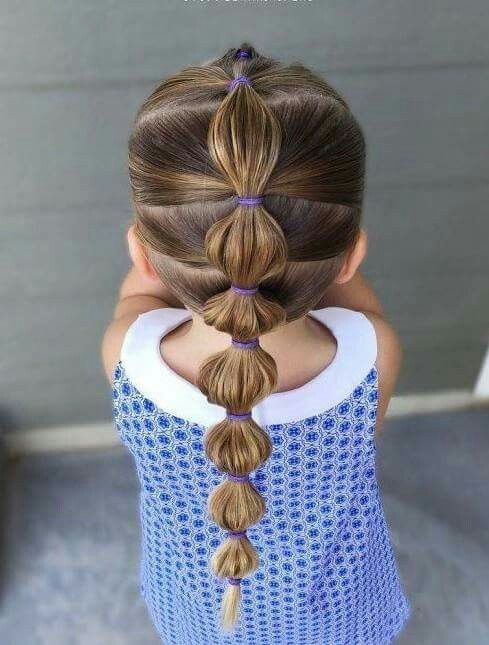 9 coiffures faciles pour petites filles aux cheveux moyens à longs 4