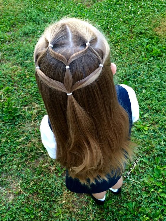 9 coiffures faciles pour petites filles aux cheveux moyens à longs 8