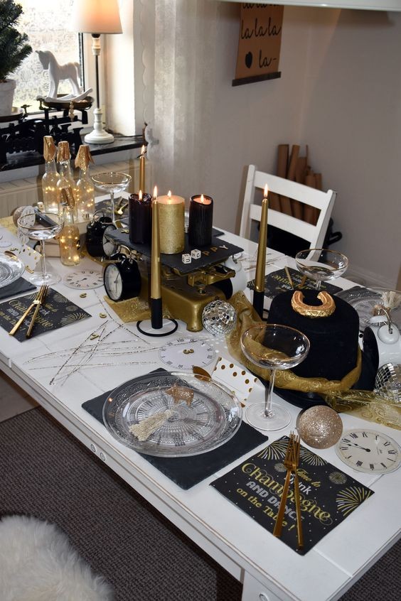 9 Décorations de table de Nouvel an en Noir et Or 15
