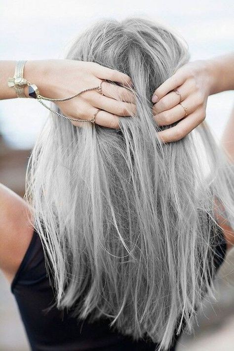 17 idées de colorations grises pour sublimer vos cheveux 19