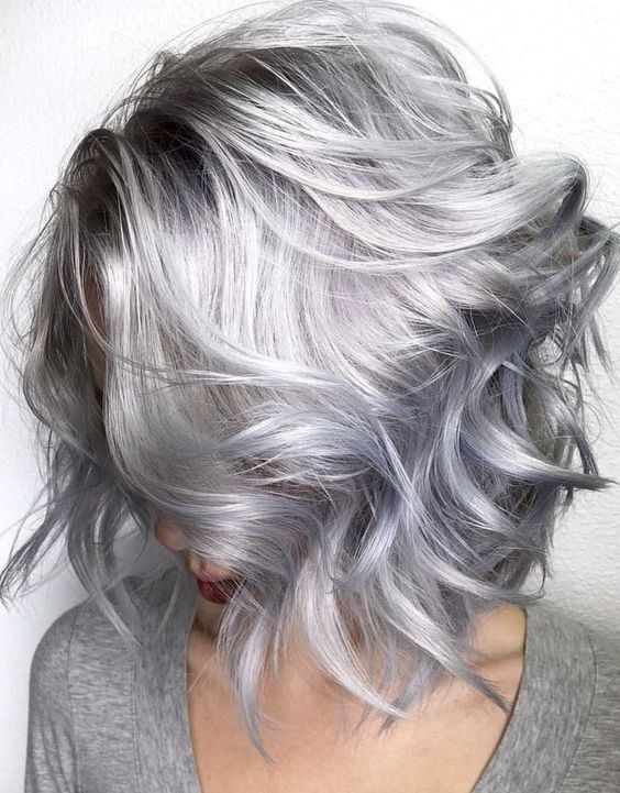 17 idées de colorations grises pour sublimer vos cheveux 20