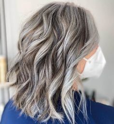 17 idées de colorations grises pour sublimer vos cheveux 24