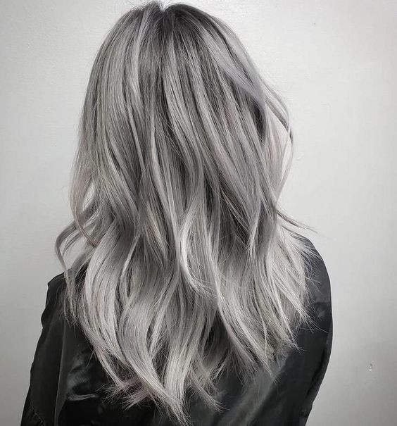 17 idées de colorations grises pour sublimer vos cheveux 8