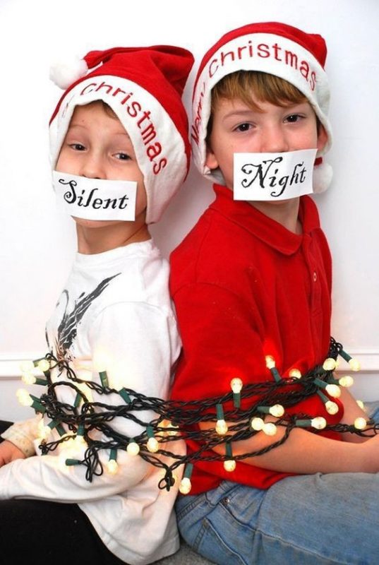 17 Idées de séances photos de famille à faire à Noël 20