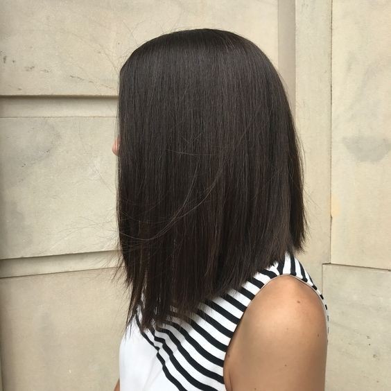 20 Carrés plongeants longs qui rendent une femme irrésistible 4 20 Carrés plongeants longs qui rendent une femme irrésistible 4