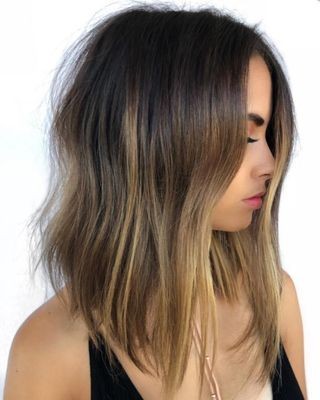 20 Carrés plongeants longs qui rendent une femme irrésistible 6 20 Carrés plongeants longs qui rendent une femme irrésistible 6