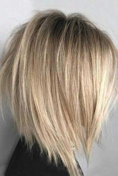 20 Carrés plongeants longs qui rendent une femme irrésistible 23 20 Carrés plongeants longs qui rendent une femme irrésistible 23
