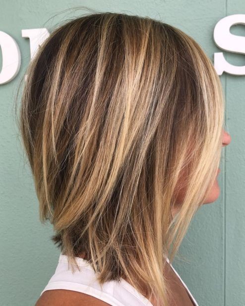 20 Carrés plongeants longs qui rendent une femme irrésistible 24 20 Carrés plongeants longs qui rendent une femme irrésistible 24