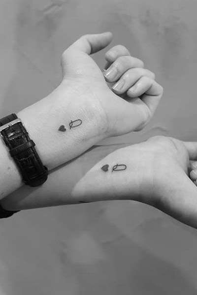 25 petits tatouages sœurs pour célébrer votre lien spécial 14 25 petits tatouages sœurs pour célébrer votre lien spécial 14