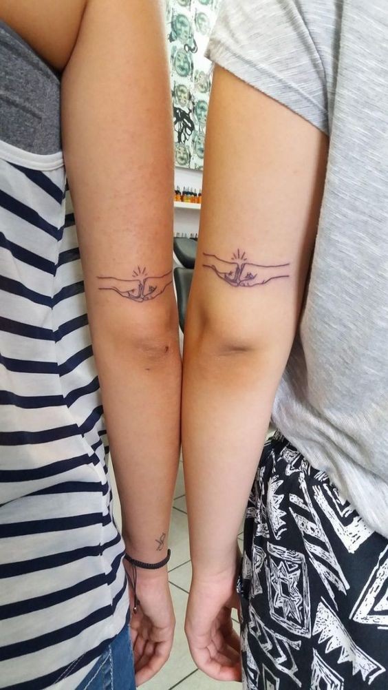 25 petits tatouages sœurs pour célébrer votre lien spécial 21 25 petits tatouages sœurs pour célébrer votre lien spécial 21