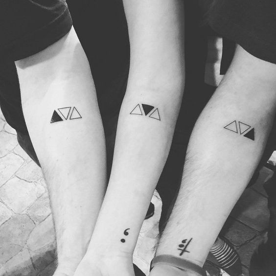 25 petits tatouages sœurs pour célébrer votre lien spécial 29 25 petits tatouages sœurs pour célébrer votre lien spécial 29