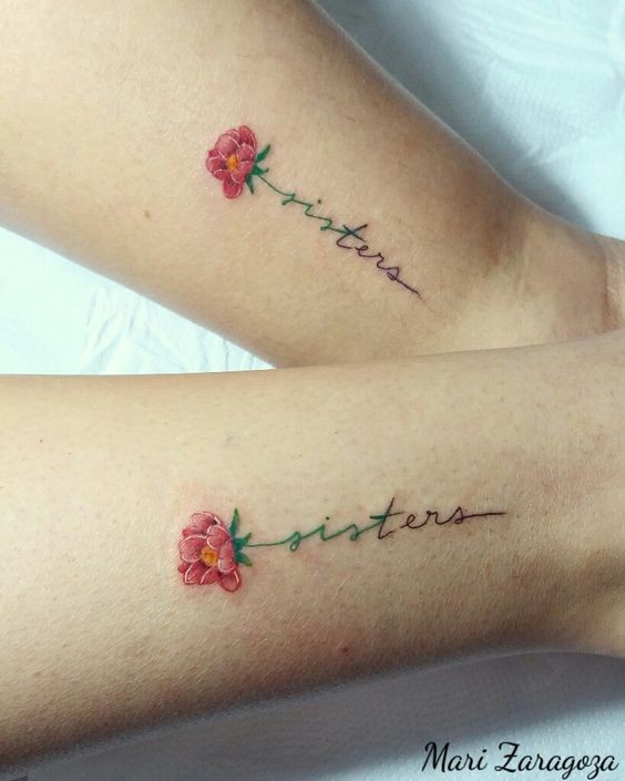 25 petits tatouages ​sœurs pour célébrer votre lien spécial 37
