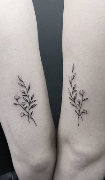 25 petits tatouages sœurs pour célébrer votre lien spécial 38