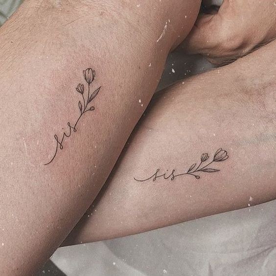 25 petits tatouages sœurs pour célébrer votre lien spécial 39