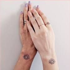 25 petits tatouages sœurs pour célébrer votre lien spécial 41 25 petits tatouages sœurs pour célébrer votre lien spécial 41