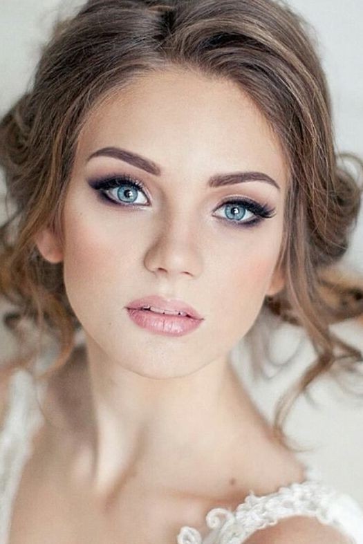 31 maquillages de mariée pour des yeux bleus éblouissants 1