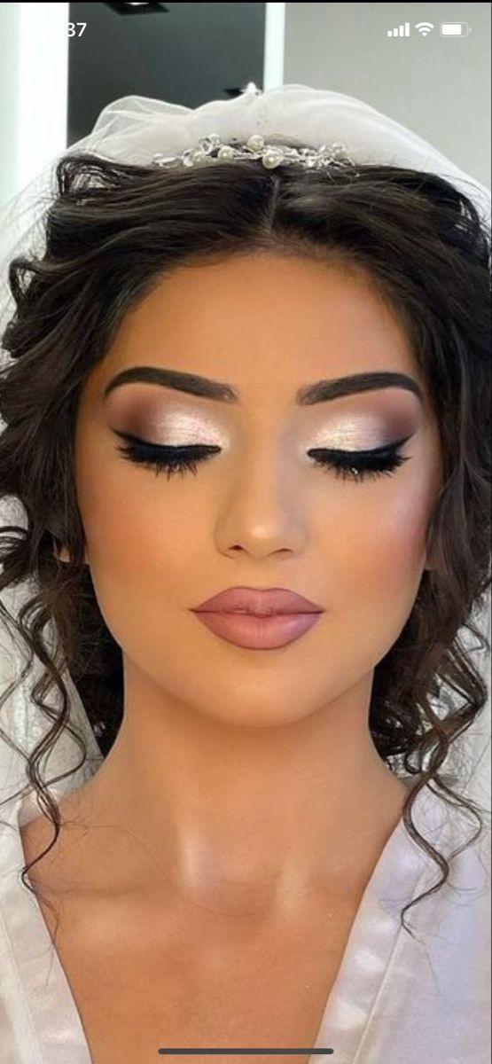 32 maquillages de mariée pour les yeux marrons 9