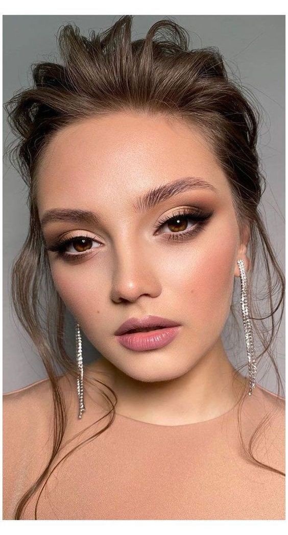 32 maquillages de mariée pour les yeux marrons 6