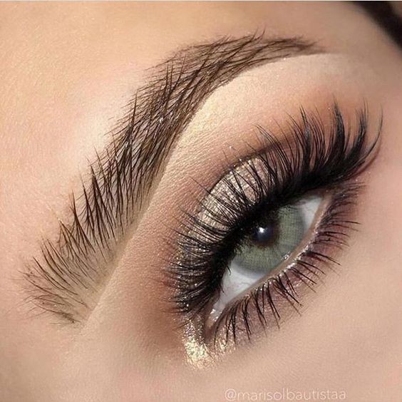 Comment faire briller vos yeux verts comme de l'émeraude avec le maquillage 3 Comment faire briller vos yeux verts comme de l'émeraude avec le maquillage 3