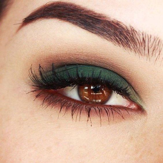 Comment faire briller vos yeux verts comme de l'émeraude avec le maquillage 23 Comment faire briller vos yeux verts comme de l'émeraude avec le maquillage 23