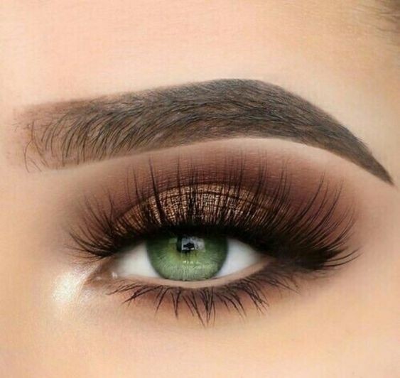 Comment faire briller vos yeux verts comme de l'émeraude avec le maquillage 30 Comment faire briller vos yeux verts comme de l'émeraude avec le maquillage 30