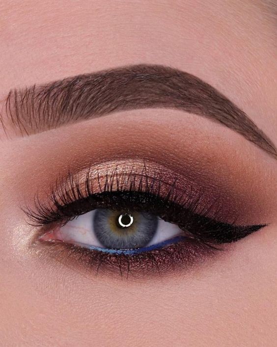 Comment faire briller vos yeux verts comme de l'émeraude avec le maquillage 4 Comment faire briller vos yeux verts comme de l'émeraude avec le maquillage 4