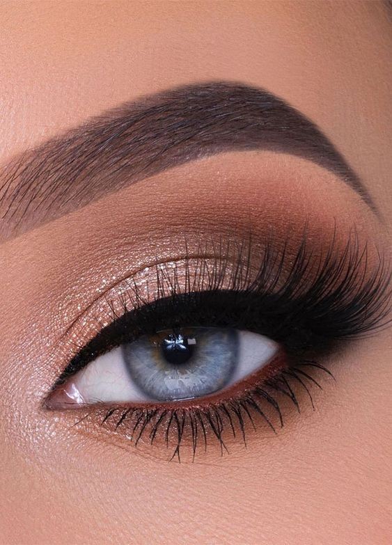Comment faire briller vos yeux verts comme de l'émeraude avec le maquillage 5 Comment faire briller vos yeux verts comme de l'émeraude avec le maquillage 5