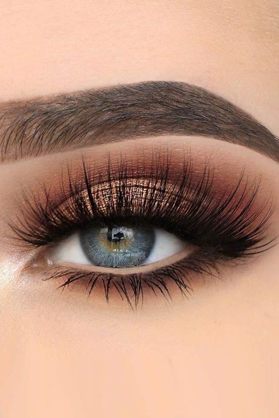 Comment faire briller vos yeux verts comme de l'émeraude avec le maquillage 1 Comment faire briller vos yeux verts comme de l'émeraude avec le maquillage 1