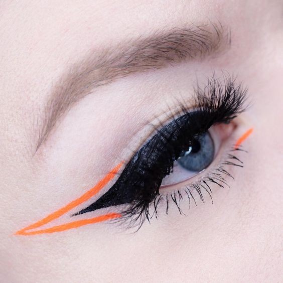 Eyeliner Graphique: Comment transformer votre regard en arme de séduction massive 21 Eyeliner Graphique: Comment transformer votre regard en arme de séduction massive 21