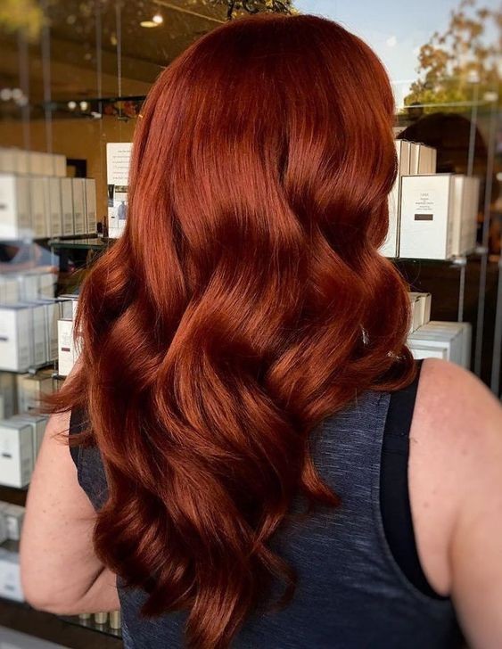10 idées de coiffures pour cheveux roux foncés 7