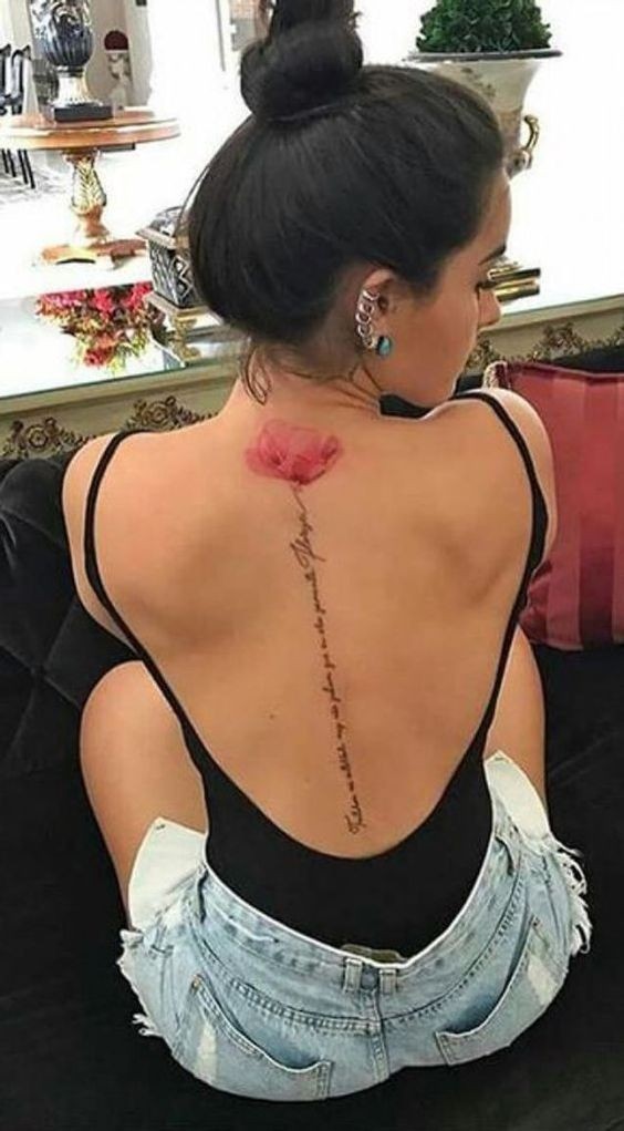 44 tatouages ​​dos qui rendent une femme irrésistible 5