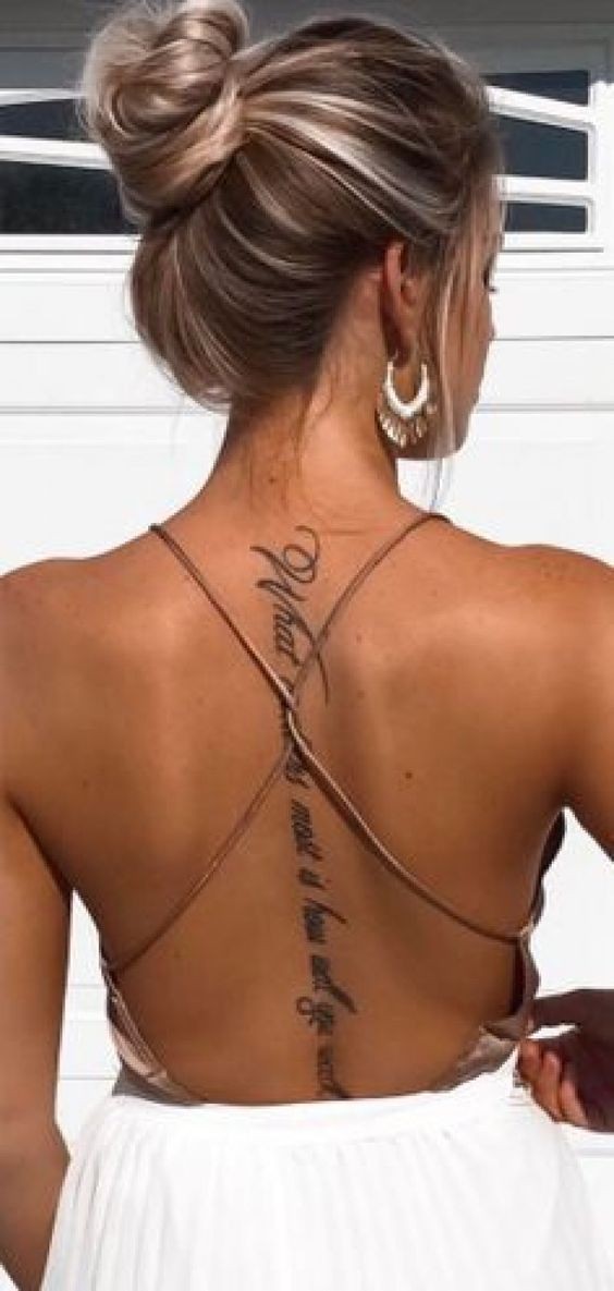 44 tatouages ​​dos qui rendent une femme irrésistible 21
