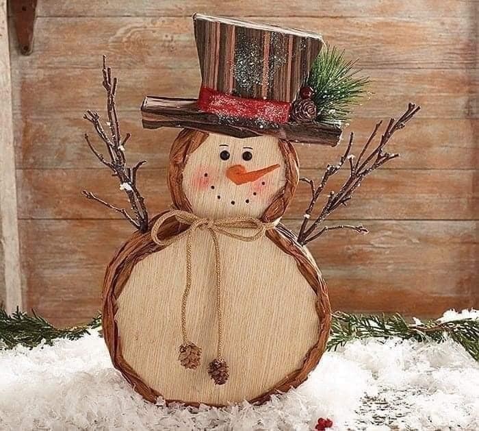 28 idées de décoration de Noël avec des bûches de bois 11