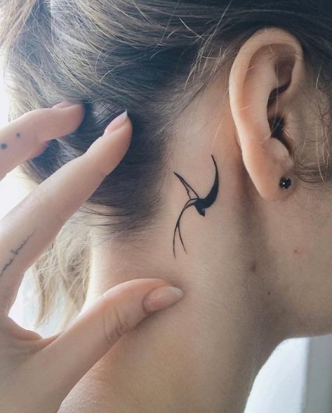 27 Beaux tatouages ​​subtils et féminins derrière l'oreille 9
