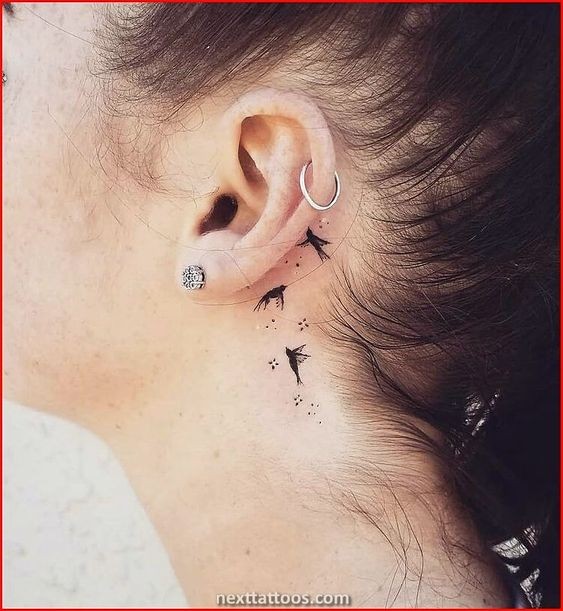 27 Beaux tatouages ​​subtils et féminins derrière l'oreille 24