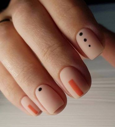 17 nails art minimalistes pour des ongles courts 16