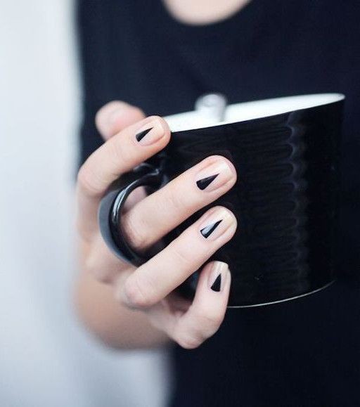 17 nails art minimalistes pour des ongles courts 30