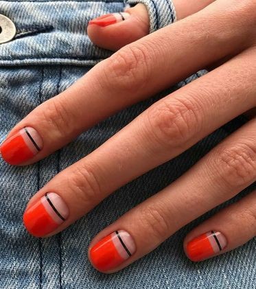 17 nails art minimalistes pour des ongles courts 53