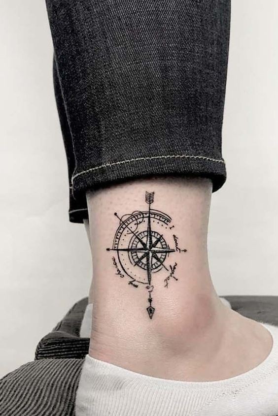 Tatouages boussole : 38 idées pour vous aider à trouver votre voie 3 Tatouages boussole : 38 idées pour vous aider à trouver votre voie 3