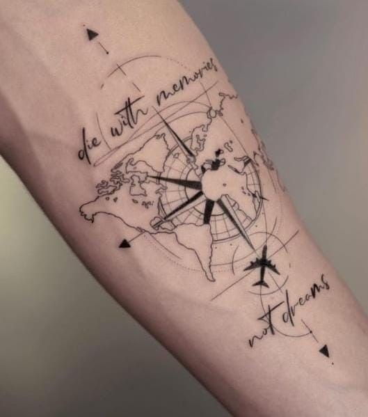 Tatouages boussole : 38 idées pour vous aider à trouver votre voie 6 Tatouages boussole : 38 idées pour vous aider à trouver votre voie 6