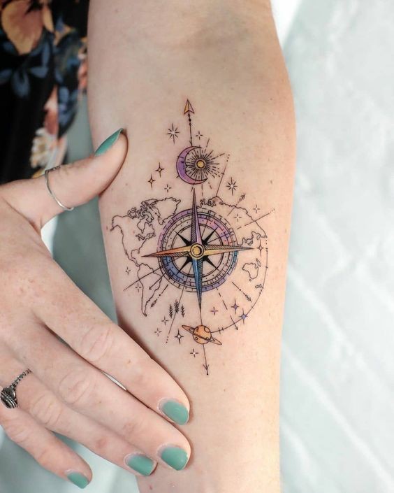 Tatouages boussole : 38 idées pour vous aider à trouver votre voie 8 Tatouages boussole : 38 idées pour vous aider à trouver votre voie 8