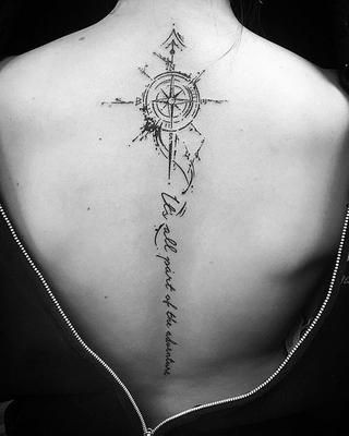 Tatouage boussole femme : 20 idées pour trouver votre chemin vers l'élégance 17 Tatouage boussole femme : 20 idées pour trouver votre chemin vers l'élégance 17