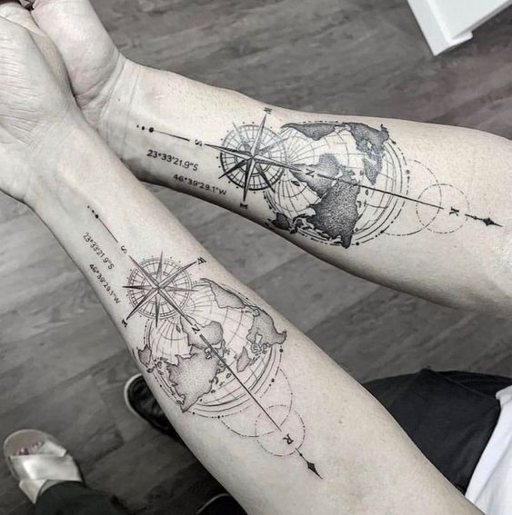 Tatouage boussole homme : 22 idées qui vous mèneront à votre prochaine aventure 15