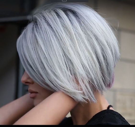 17 idées de colorations grises pour sublimer vos cheveux 50