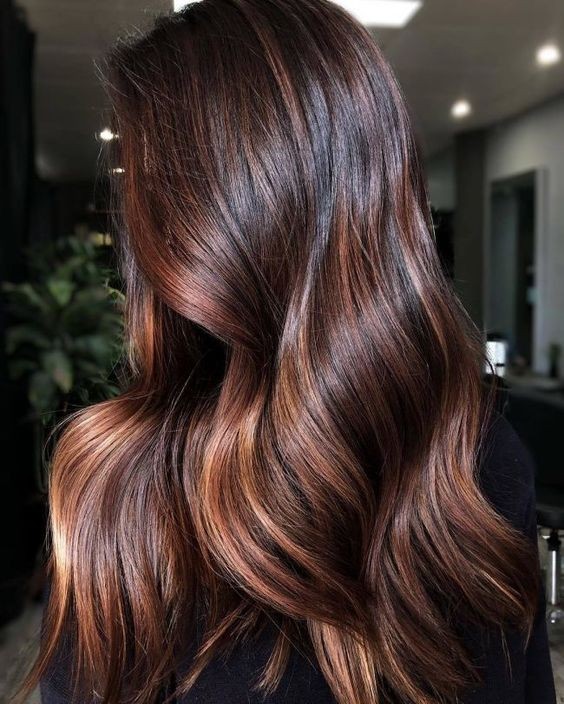 16 idées étonnantes de cheveux bruns chocolat pour 2023 8