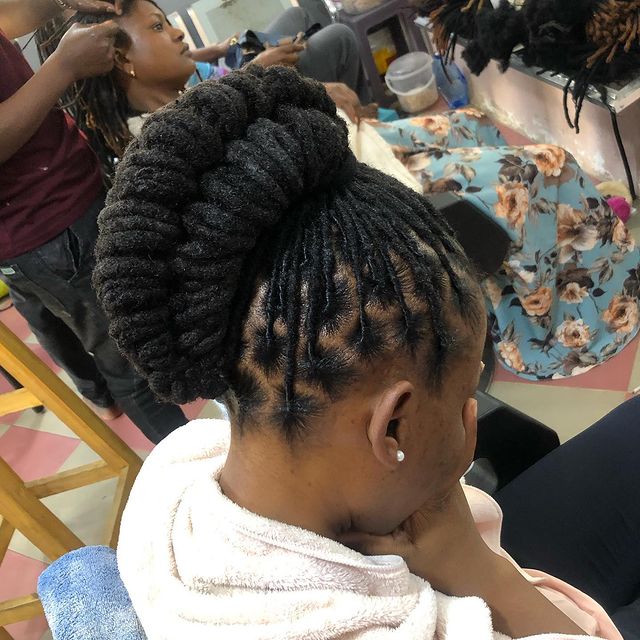 30 Styles De Dreadlock Uniques et Accrocheurs pour un nouveau Look Audacieux 17 30 Styles De Dreadlock Uniques et Accrocheurs pour un nouveau Look Audacieux 17