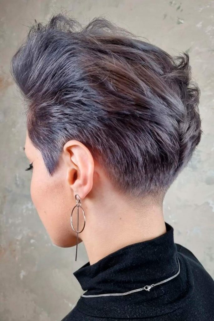 50 Coupes de Cheveux Courtes Pour Les Cheveux Fins A Essayer en 2023 21 50 Coupes de Cheveux Courtes Pour Les Cheveux Fins A Essayer en 2023 21