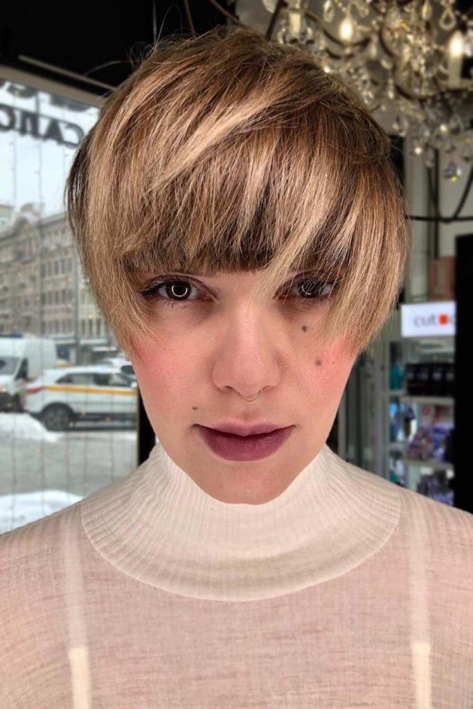 50 Coupes de Cheveux Courtes Pour Les Cheveux Fins A Essayer en 2023 22 50 Coupes de Cheveux Courtes Pour Les Cheveux Fins A Essayer en 2023 22