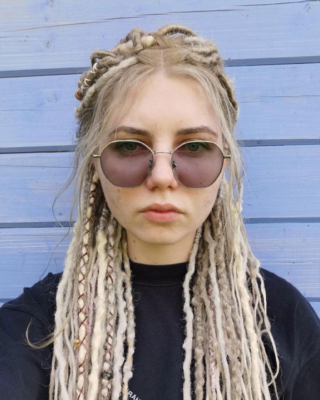 30 Styles De Dreadlock Uniques et Accrocheurs pour un nouveau Look Audacieux 28